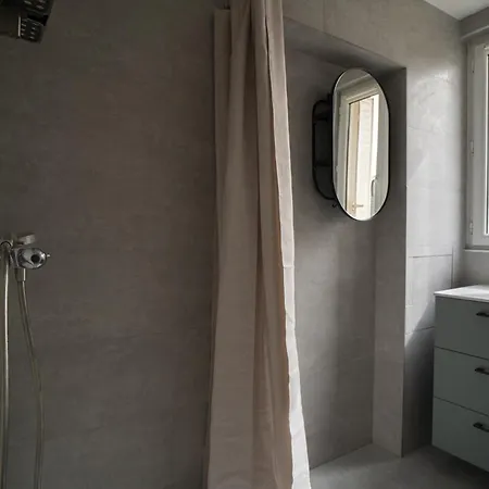 Very Bright 25 M Love Cocoon With Balcony